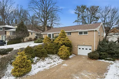 218 Longvue Dr, Pittsburgh, PA 15237