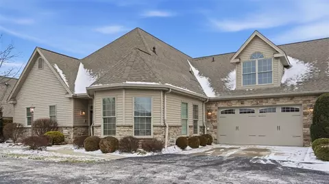 2749 Shadowrock Ct, Gibsonia, PA 15044