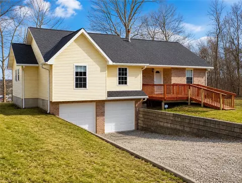 1 Jeanne Lee Ln, Brownsville, PA 15417