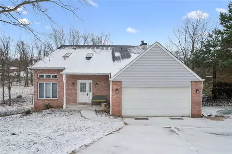 112 Shady Ln, Canonsburg, PA 15317