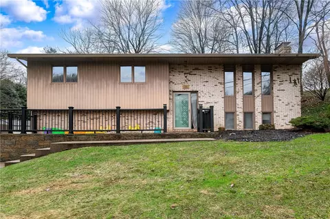 120 Lyn Dale Dr, Butler, PA 16001