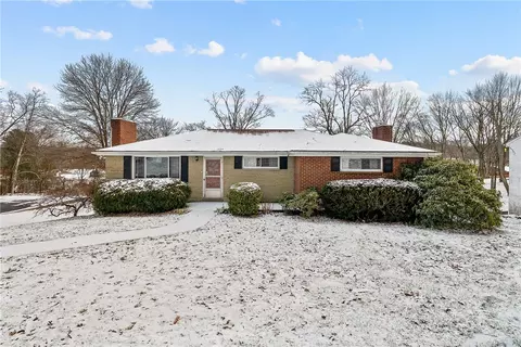 109 Clearview Dr, Mcmurray, PA 15317