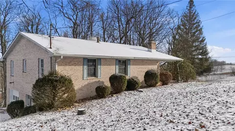 120 Grandview Dr, Freeport, PA 16229