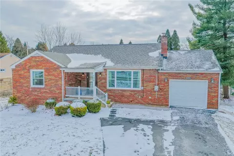 332 E Maitland Ln, New Castle, PA 16105