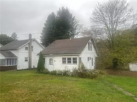 105 Mohawk St, Bruin, PA 16022