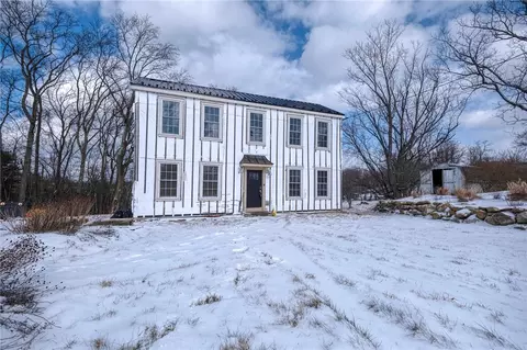 139 Munntown Rd, Eighty Four, PA 15330