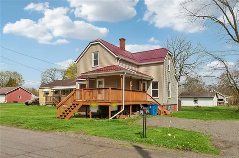 14 Elm St, Bessemer, PA 16112