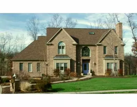 607 Shady Oak Ct, Mars, PA 16046