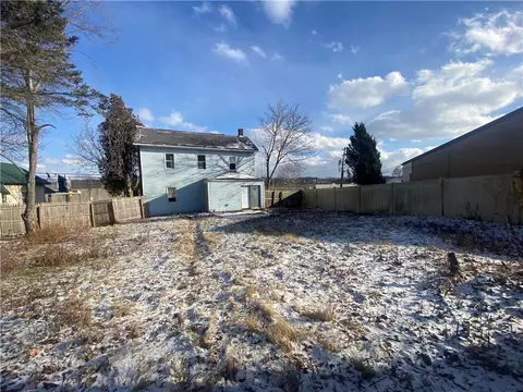 511 N Fourth St, Youngwood, PA 15697