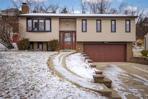 216 Manor Dr, Pittsburgh, PA 15236