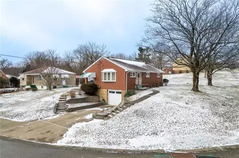 1501 Middlecrest Dr, Glenshaw, PA 15116