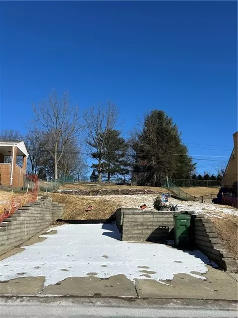 845 Corbett Dr, Pittsburgh, PA 15234