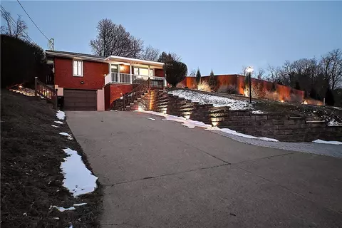 1311 Scenery Dr, Elizabeth, PA 15037