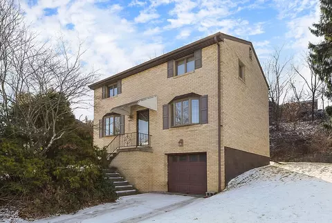 139 N Vireo Dr, Mckees Rocks, PA 15136