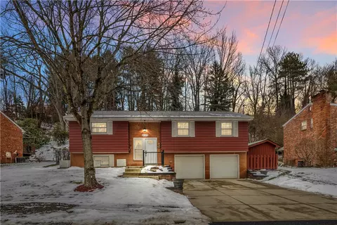 4028 Impala Dr, Pittsburgh, PA 15239
