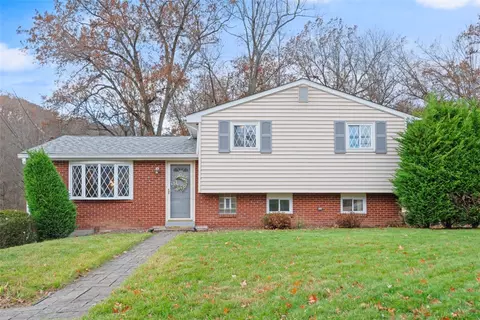 301 Amity Rd, Glenshaw, PA 15116