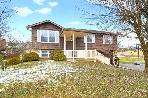 97 Prestwick Dr, Greensburg, PA 15601
