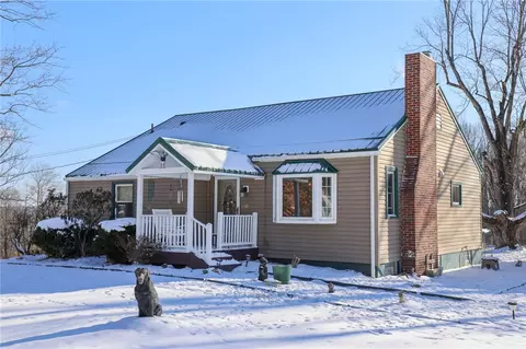 521 Mercer New Wilmington Rd, Mercer, PA 16137