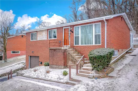 547 Lucia Dr, Pittsburgh, PA 15221
