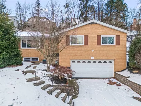 651 Alpine Dr, Canonsburg, PA 15317