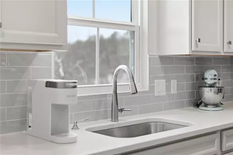 Kitchen - 142 Olivia Dr, Monaca, PA 15061 photo 3 of 3