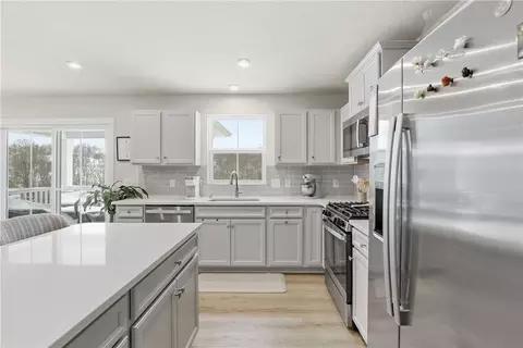 Kitchen - 142 Olivia Dr, Monaca, PA 15061 photo 2 of 3