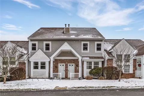 177 Old Village Ln, Bethel Park, PA 15102