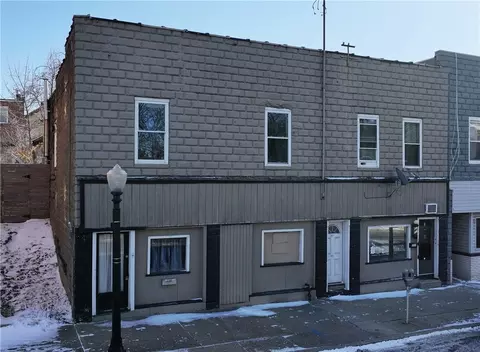 221 5th St, Ellwood City, PA 16117