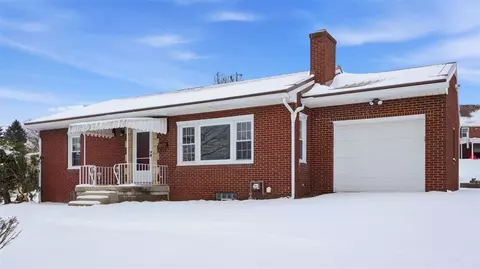 270 Kentucky Dr, New Kensington, PA 15068