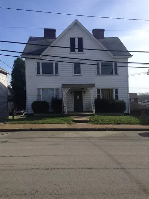 110 N 4th St, Youngwood, PA 15697
