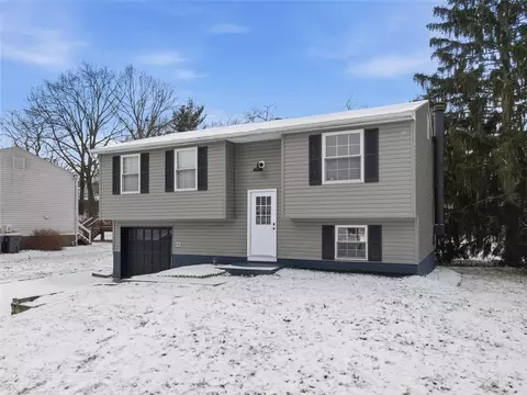 306 Fayette Dr, Cranberry Township, PA 16066