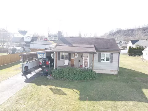 34 Main St, Clarksville, PA 15322