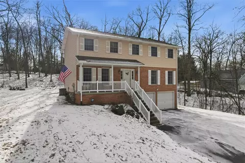 102 Bradford Park Rd, Baden, PA 15005