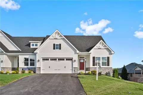 1052 Blackthorne Dr, Jeannette, PA 15644