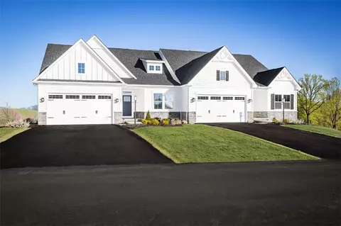 1049 Black Sands Dr, Jeannette, PA 15644