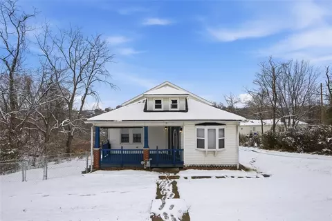 1562 4th St, Monongahela, PA 15063