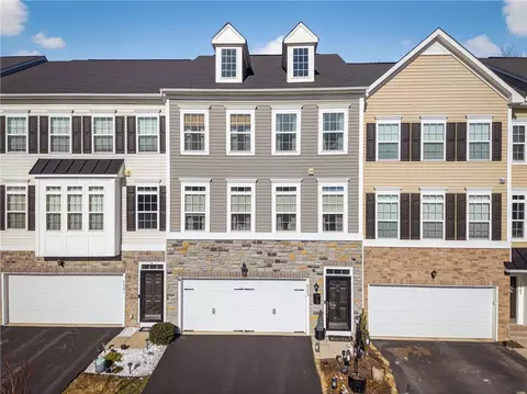2283 Flint Dr, Washington, PA 15301