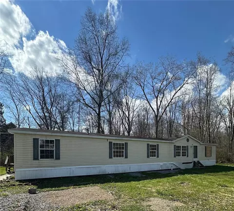 143 W Beechwood Rd, Bessemer, PA 16112