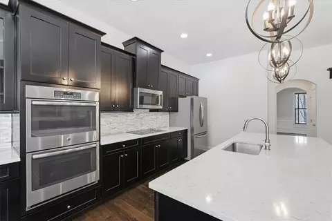 Kitchen - 147 Seneca Pl, Mars, PA 16046 photo 2 of 4