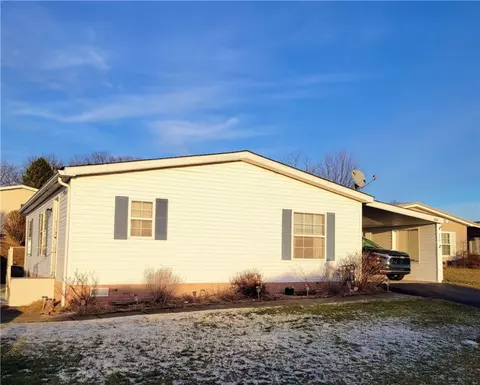 826 Clover Ln, Murrysville, PA 15668
