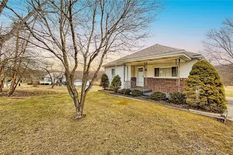637 Armbrust Hecla Rd, Hunker, PA 15639