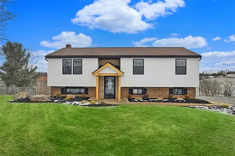 86 Washington Ave, Hickory, PA 15340
