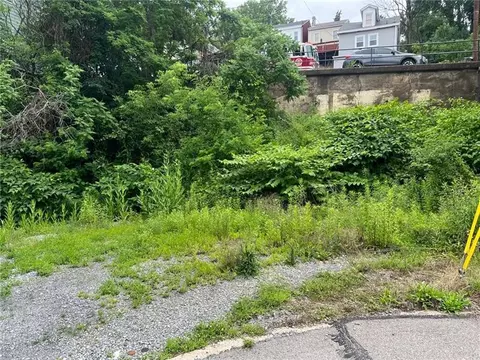 2415 S 18th St, Pittsburgh, PA 15203