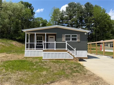235 Sunnyhill, Valencia, PA 16059