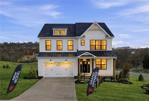 5002 Parkside Dr, Oakdale, PA 15071