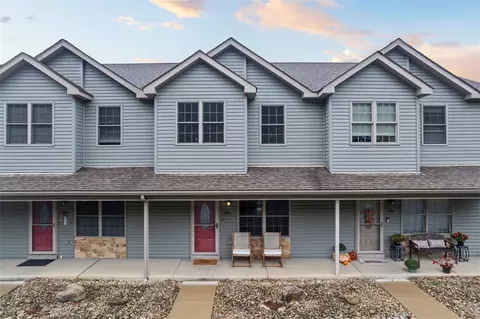 303 Wineberry Ridge Ct, Irwin, PA 15642