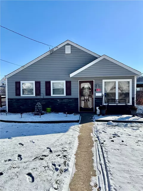102 Violet Dr, New Kensington, PA 15068
