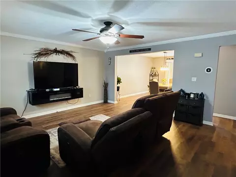 Living - 6912 Spring Valley Ln, Export, PA 15632 photo 1 of 2