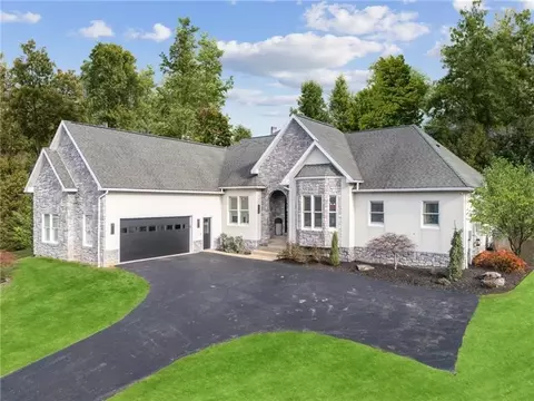 137 Eastwood Ct, Indiana, PA 15701