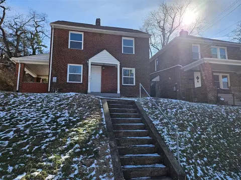 2072 Boggs Ave, Pittsburgh, PA 15221